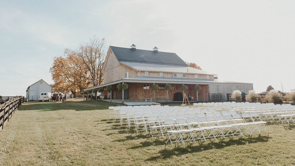 Modern-day barn wedding venue in the countryside outside Columbus Ohio
