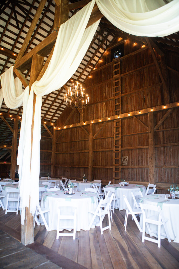 Elegant barn venue near Columbus Ohio for the brides wanting upscale yet country settings.