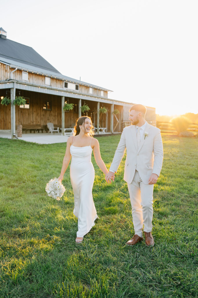 Outdoor wedding venue near Columbus Ohio with scenic landscapes